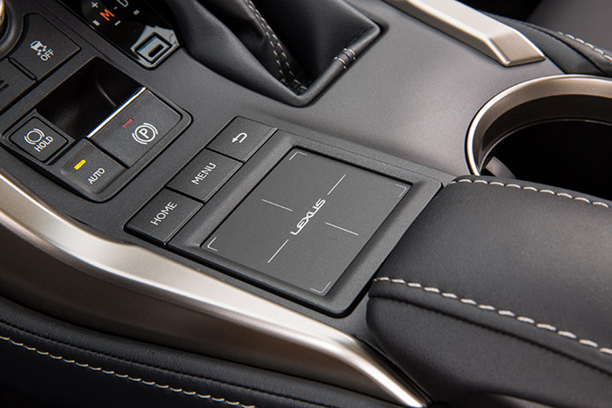 2015 Lexus NX200t touchpad