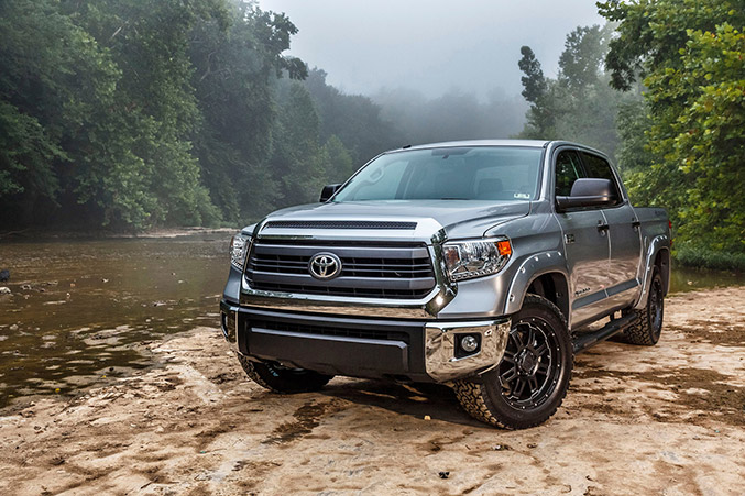 2015 Toyota Tundra Bass Pro Shops Off-Road Edition Front Angle