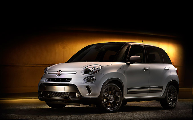 2015 Fiat 500L Urbana Trekking Front Angle