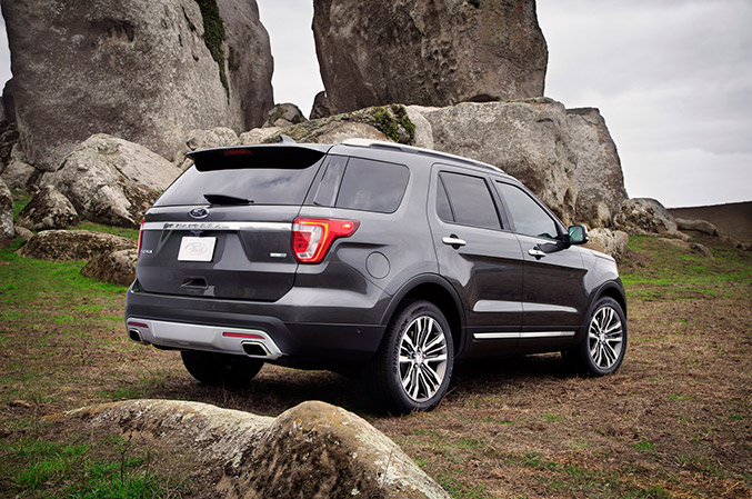 2016 Ford Explorer Rear Angle