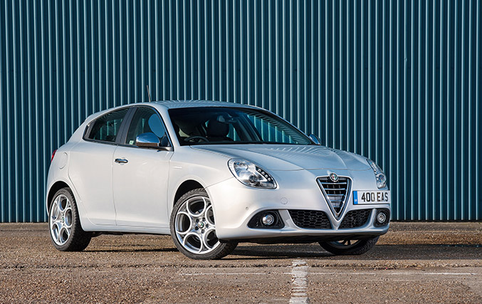 2015 Alfa Romeo Giulietta Business Edition Front Angle