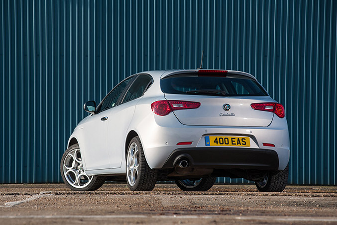 2015 Alfa Romeo Giulietta Business Edition Rear Angle