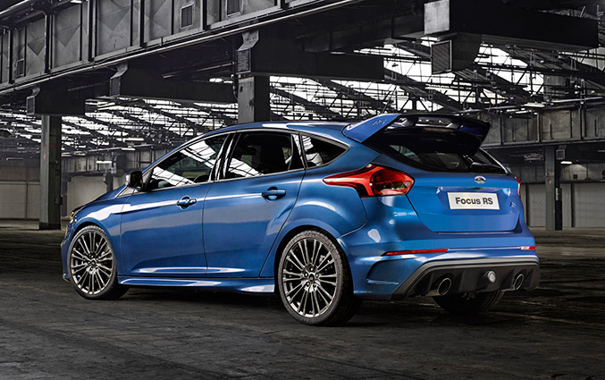 2016 Ford Focus RS Rear Angle