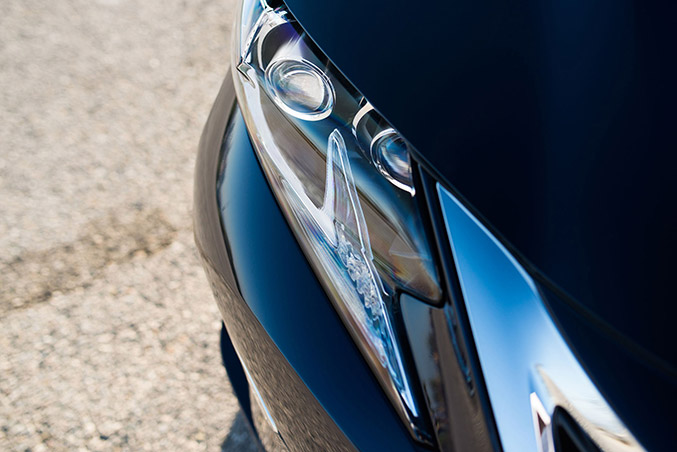 2016 Lexus ES300h headlights