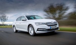 thumbnail The flagship celebrates an anniversary: the first generation of the modern ŠKODA Superb turns 20
