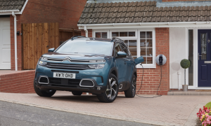 thumbnail Citroën C5 Aircross SUV Hybrid receives over the air updates to remind owners to Plug-In regularly