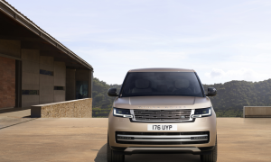 thumbnail Introducing the New Range Rover: Breathtaking modernity, peerless refinement and unmatched capability