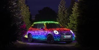 thumbnail May your December be MINI and bright – Festive MINI Electric embarks on charity tour