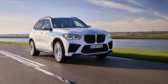 thumbnail BMW Group brings hydrogen cars to the road: BMW iX5 Hydrogen pilot fleet launches